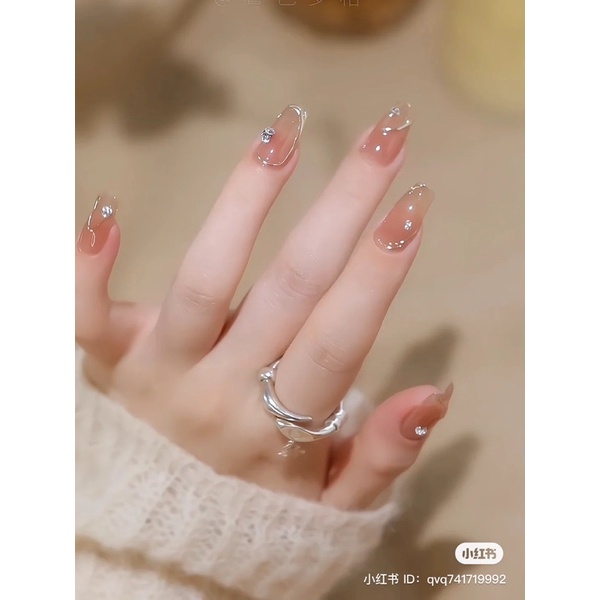 Nail box thiết kế nhẹ nhàng charm nhẫn sang chảnh