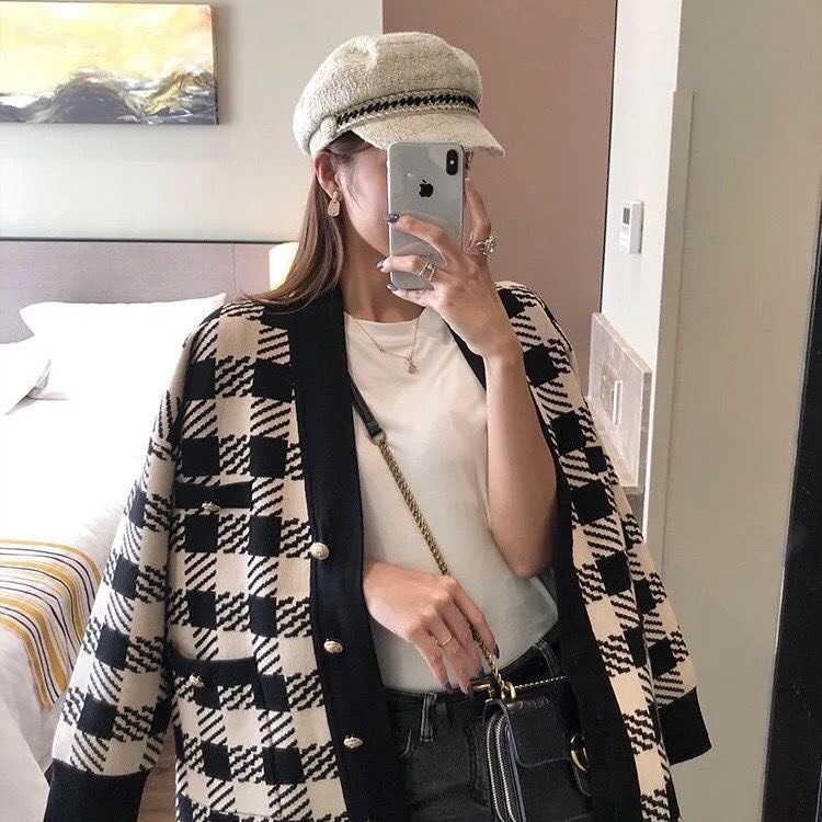 Áo Khoác Cadigan Cổ V Nút Kẻ Caro 2 Túi Tay Dài | Smide Clothing