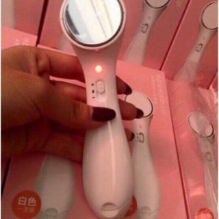 Máy Masage Ion Dưỡng Da Chạy Pin