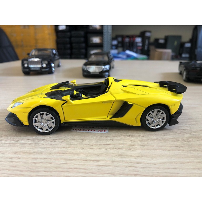 Xe ô tô đồ chơi Lamborghini Aventador mui trần tỉ lệ 1:32 bằng hợp kim