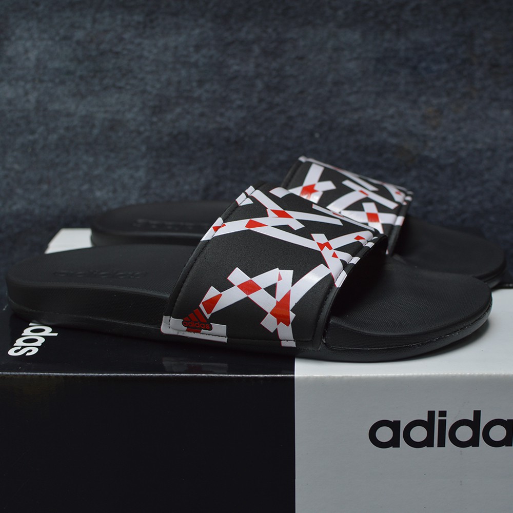 Dép Adidas Cloudfoam Plus Graphic đen quai đen sọc trắng đỏ