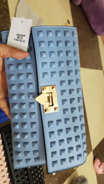 Clutch đinh siêu đẹp siêu hot | BigBuy360 - bigbuy360.vn