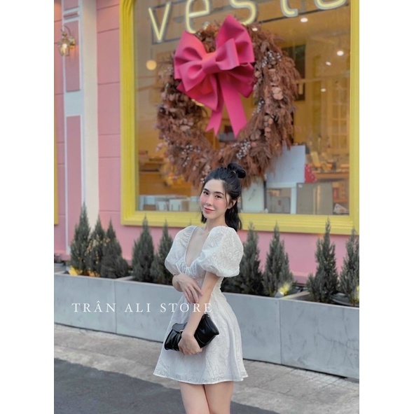 ĐẦM TRẮNG HOA NỔI  NHÍU CÚP NGỰC TAY BỒNG