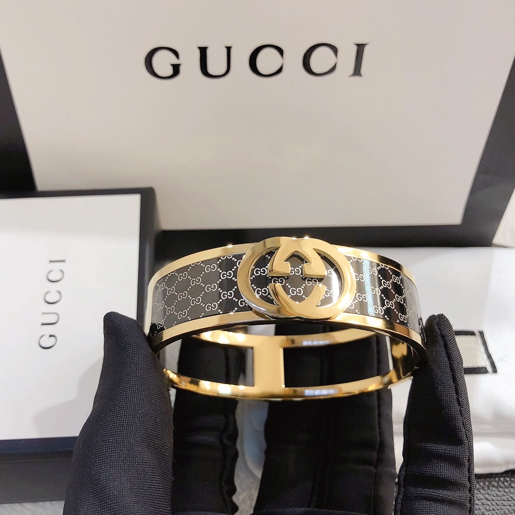 Vòng Tay Gucci Bằng Thép Titan Nhẹ Dát Khảm Chữ Không Phai Màu Đơn Giản Cổ Điển Đa Ứng Dụng Sang Trọng Cho Nam Và Nữ