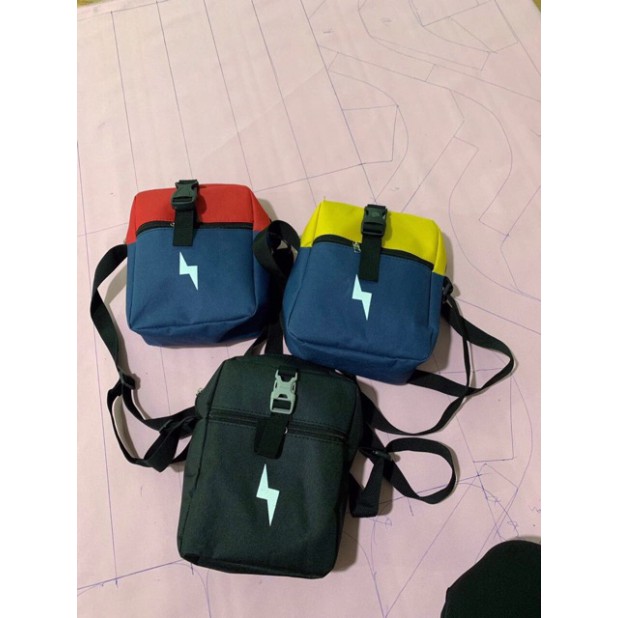 Túi Đeo Chéo Tia Chóp