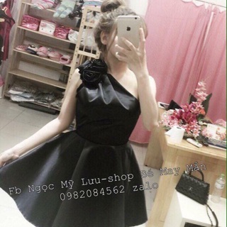 Đầm chéo ngực kết hoa