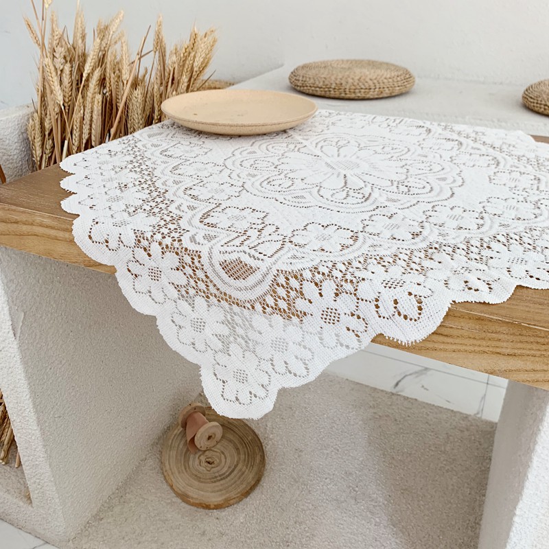 Khăn Trải Bàn Họa Tiết Hoa Sang Trọng