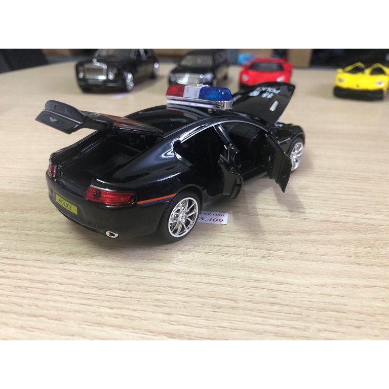 Xe cảnh sát mô hình Aston Martin tỉ lệ 1:32 bằng hợp kim