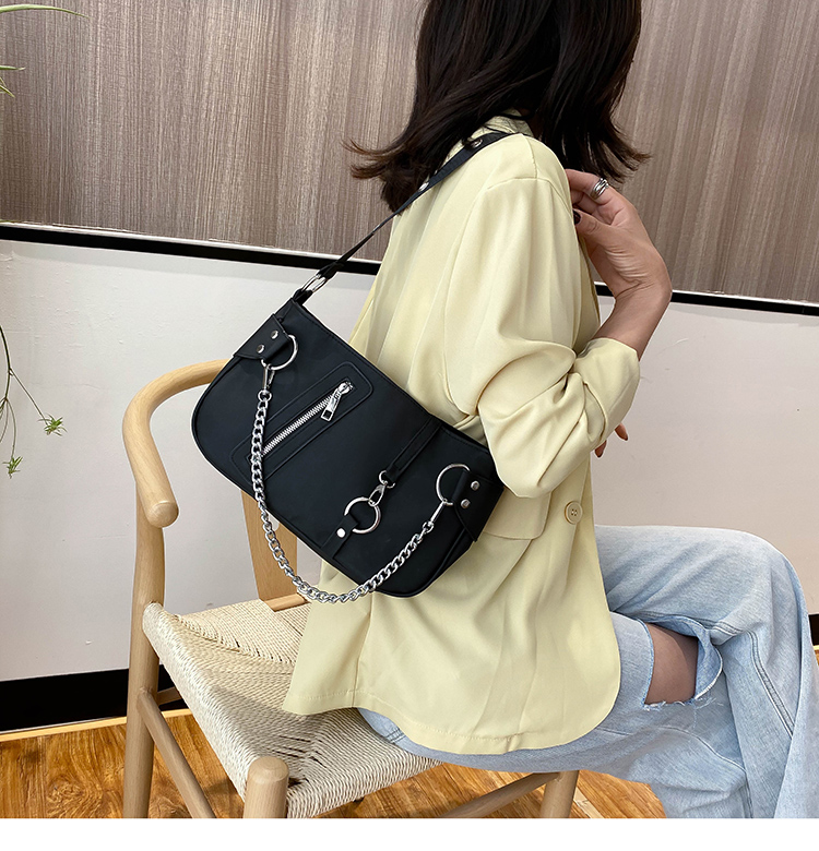 IELGY Túi xách phối chuỗi xích phong cách Hàn Quốc sành điệu