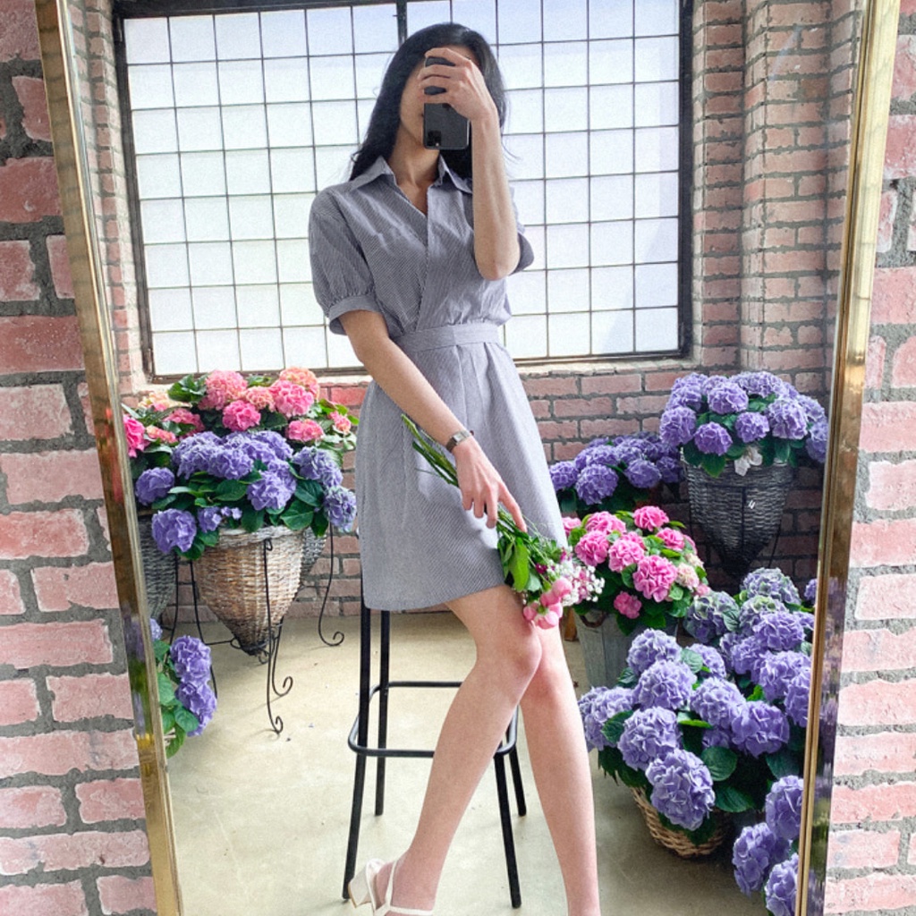 Đầm sơ mi Crazyteen A012 dáng xòe chất vải sọc cao cấp có 2 màu sọc xanh , sọc trắng .
