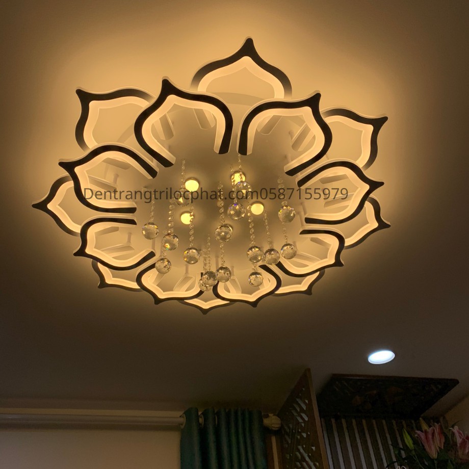 Đèn trần, đèn ốp trần 16 cánh hoa sen thả pha lê 3 chế độ ánh sáng kèm khiển trang trí phòng khách hiện đại