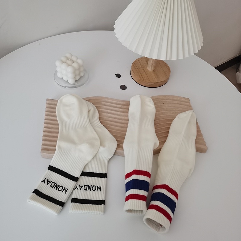 Tất vớ cổ cao phong cách Hàn Quốc chất liệu cotton viền gân kẻ sọc - Jia
