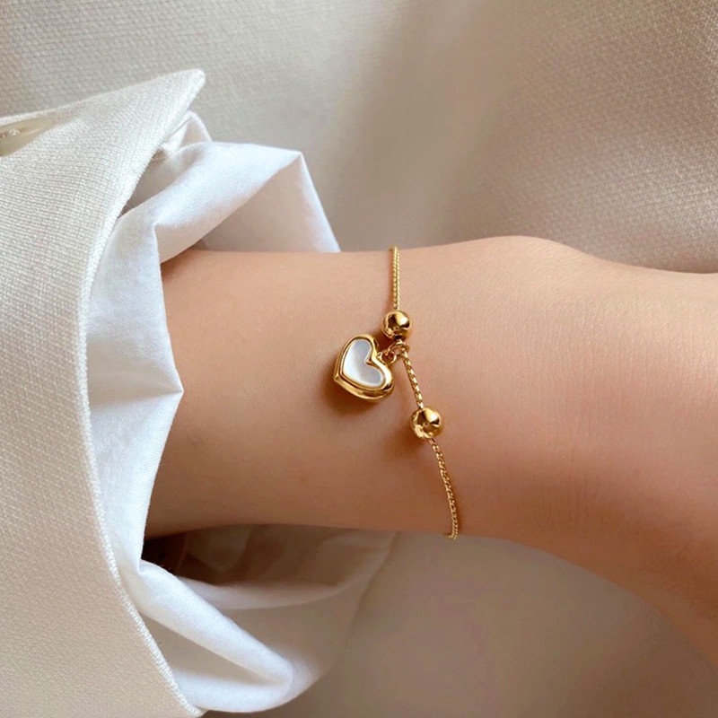 dây chuyền titan nữ Mặt dây chuyền trái tim bằng vàng 18k Vòng cổ của nữ Phụ kiện thời trang đơn giản dễ thương