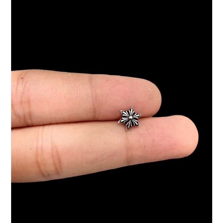 Bông tai chrome hearts