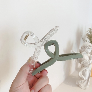 Kẹp tóc gắp phong cách retro cho nữ