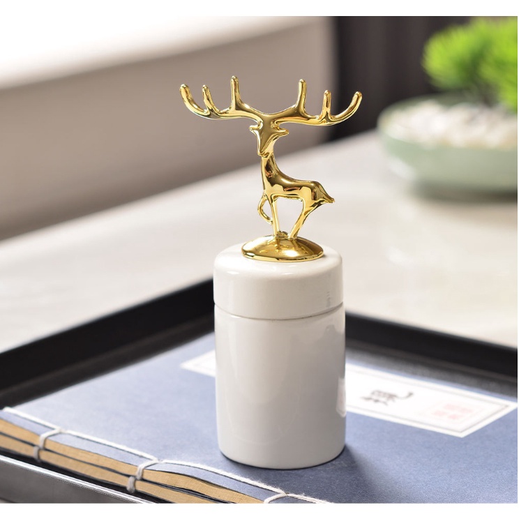 Gạt tàn phong cách BẮC ÂU sang trọng chất liệu gốm sứ cao cấp, gạt tàn hình chú nai-hươu trưng bày trang trí cao 16cm