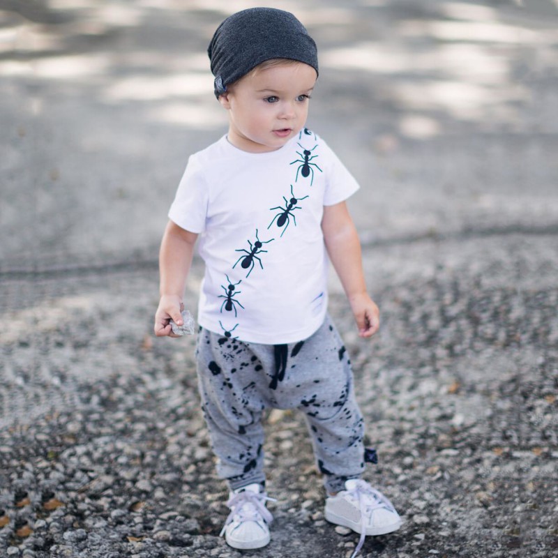 Set áo thun tay ngắn kèm quần dài họa tiết ngộ nghĩnh cho bé trai