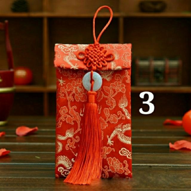Bao lì xì cưới vải gấm dập vân chìm sang trọng, kết miếng ngọc tài lộc