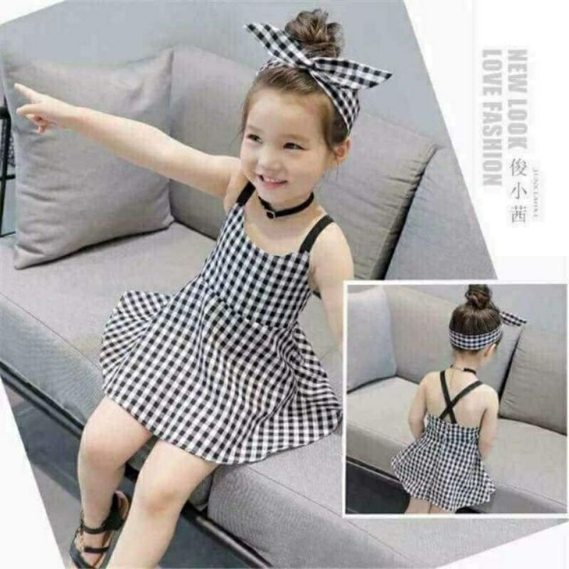 Đầm bé gái dễ thương