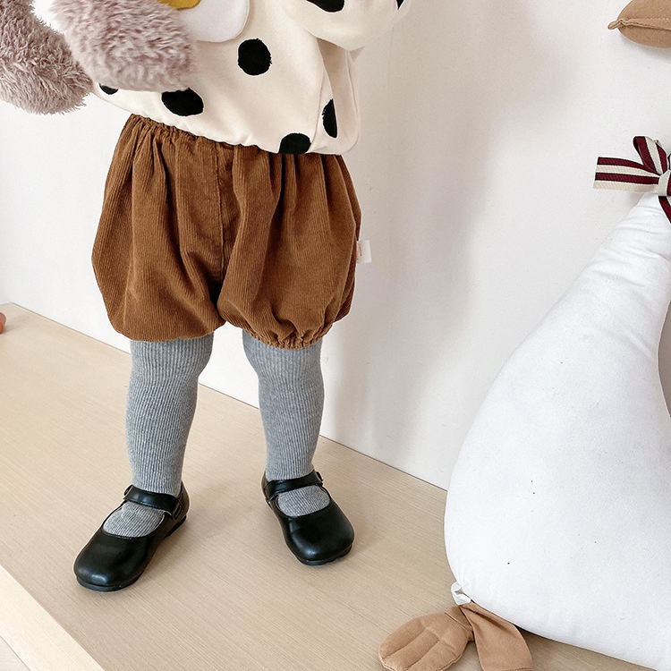 Quần short vải nhung màu sắc đơn giản cho bé gái