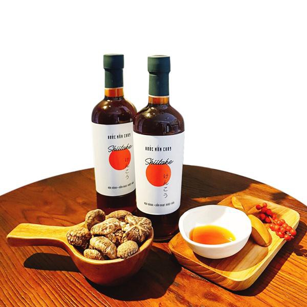 Nước mắm chay cao cấp Làng Chài Xưa nấm ngọt Shiitake Nhật Bản, đậu nành, thơm dứa chai thủy tinh 500ml/chai | BigBuy360 - bigbuy360.vn
