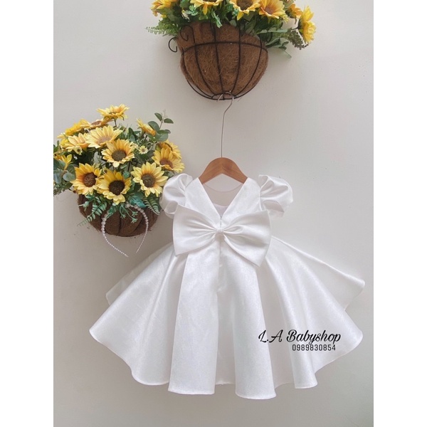 Váy công chúa én