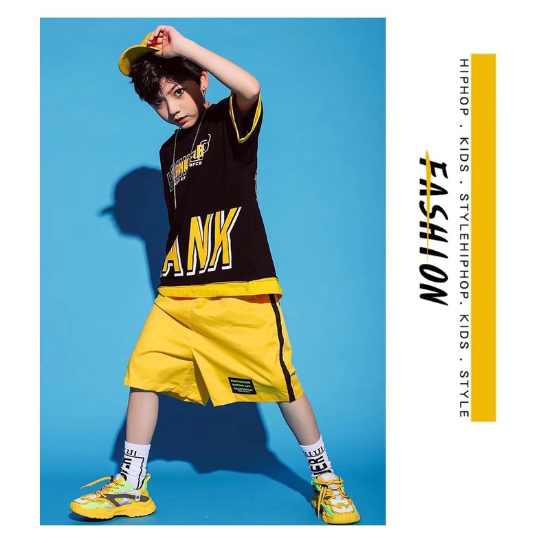 Set Đồ Mùa Hè 2 Món Gồm Áo Thun Dáng Rộng Và Quần Ngắn Mỏng 5 Tấc Cho Bé Trai