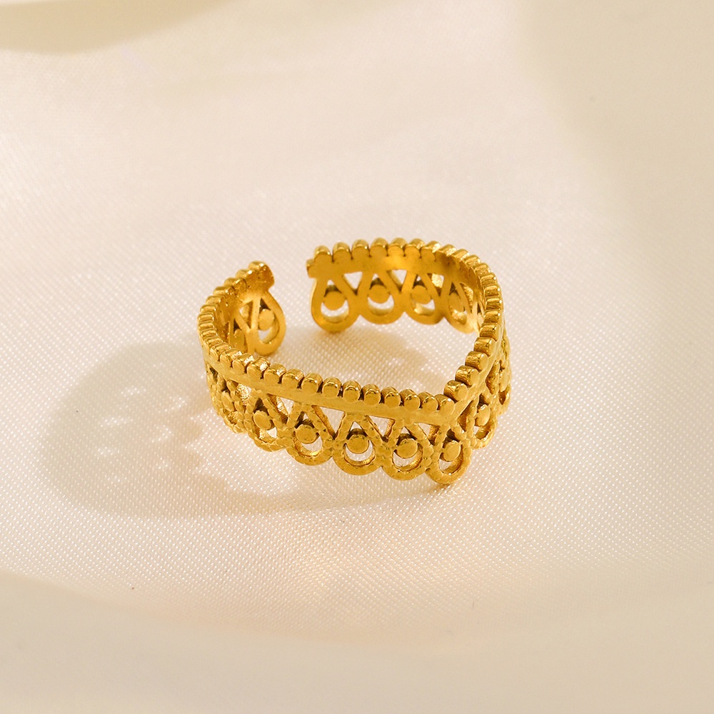 Nhẫn Thép Titan Mạ Vàng Hình Vương Miện Độc Đáo Dễ Phối Đồ Thời Trang Cho Nữ