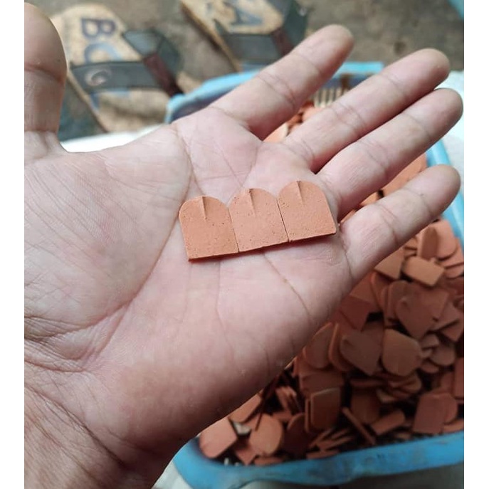 100 viên - NGÓI MŨI HÀI Mini 1/10, 1/20, Gạch Ngói Đất Sét Nung Mô Hình, Tiểu Cảnh.