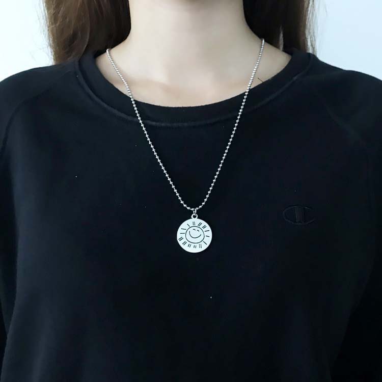 Dây chuyền mặt hình tròn khắc chữ đơn giản phong cách Harajuku