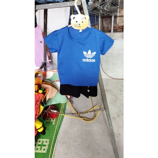Bộ adidas bé trai sẵn hàng rồi các mẹ ơi. ảnh e tự chụp xấu tý nhưng bao chất ạ
