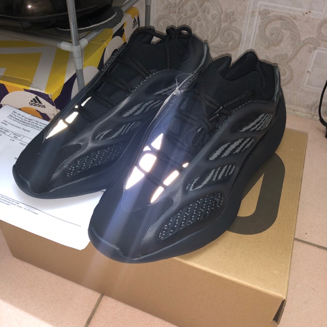 Giầy Adidas Yeezy 700 v3 ALVAH