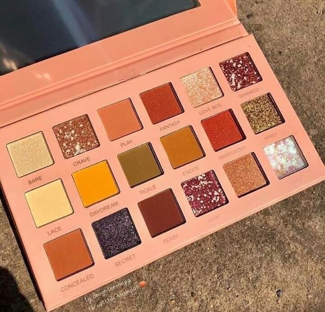 Bảng mắt Cinderella Novo 18 màu | BigBuy360 - bigbuy360.vn