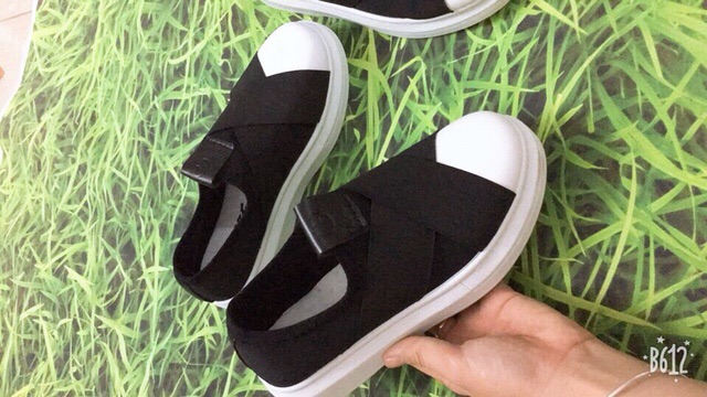 Giày lười vá trắng mới | BigBuy360 - bigbuy360.vn