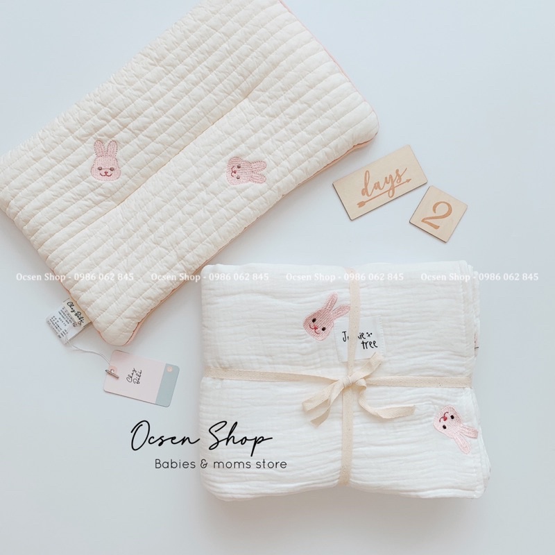 Gối mỏng Chez Bebe nội địa Hàn Quốc cho bé thêu mẫu thỏ, gấu cotton lụa cực kỳ mềm mại, mặt sau 3D Mesh thoáng mát