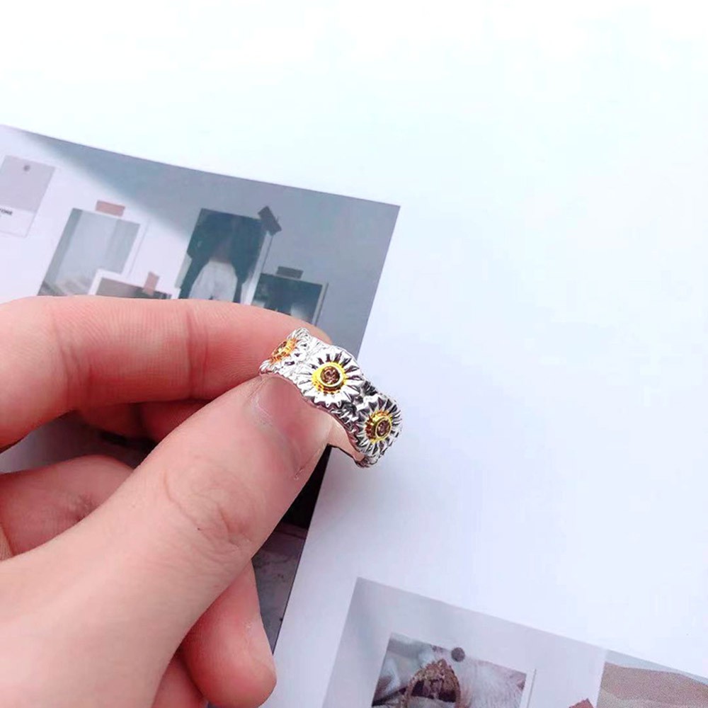 Nhẫn Đeo Tay Kim Loại Tạo Hình Hoa Cúc Vintage Cho Nam Nữ