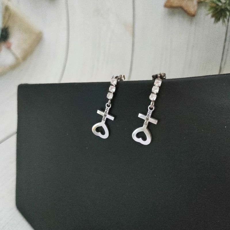 Bông tai inox Thiên Tâm Đạo nhiều mẫu, đẹp không đen