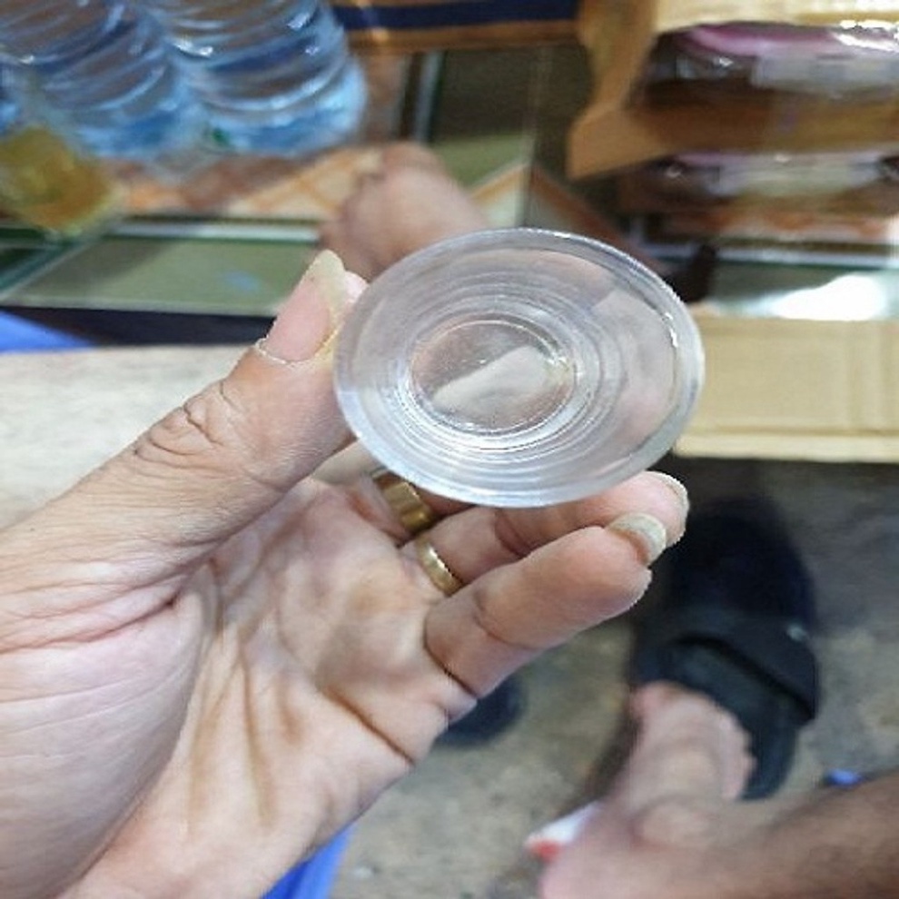 1 chén nhựa uống rượu mắt trâu , ly nhựa uống rượu 34ml