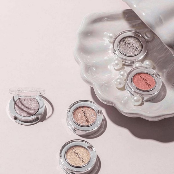 Nhũ mắt Klavuu Urban Pearlsation Sparkle Eyeshadow/ Hộp nhũ mắt với 5 tone màu trẻ trung
