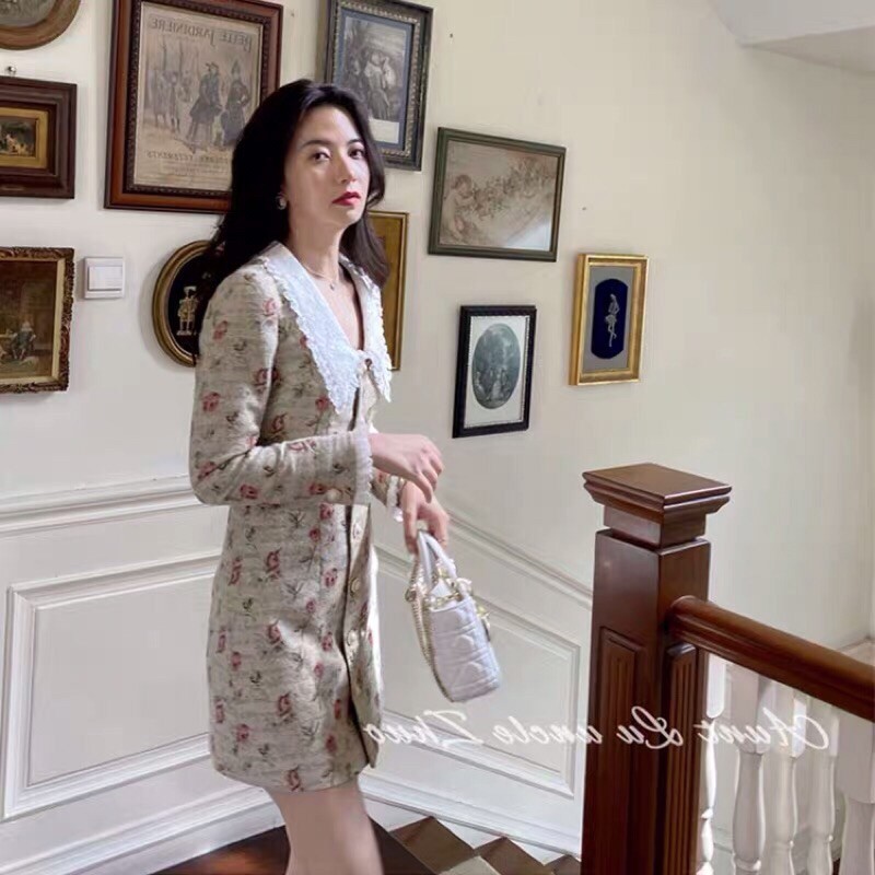 Váy dạ xốp hoa nhí cổ tim phối ren