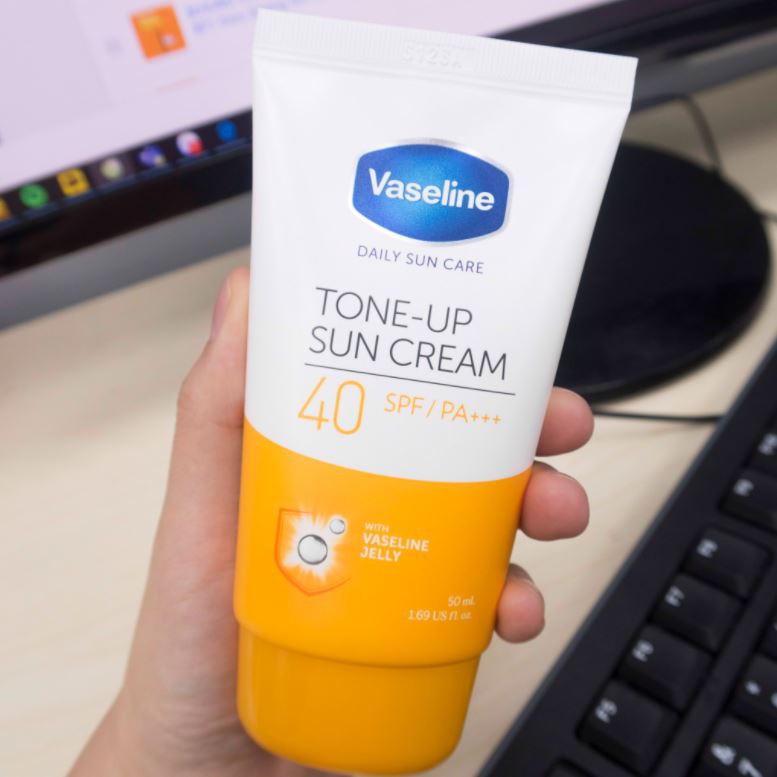 Kem Chống Nắng Nâng Tông Tức Thì Vaseline Daily Sun Care Tone Up Sun Cream SPF40/PA+++ 50ml