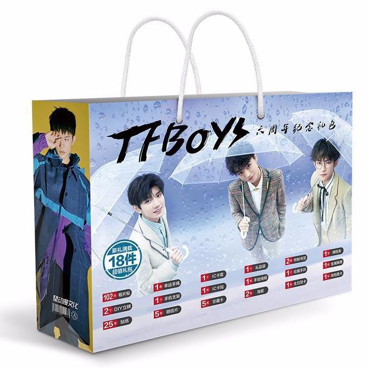 (UP) Túi quà TFBoys Vương Tuấn Khải Vương Nguyên Dịch Dương Thiên Tỷ hình chữ nhật album ảnh gồm nhiều món đồ thú vị