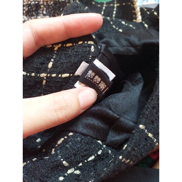 quan áo mũ kính khau trang la đò bảo hộ can thiet trong mua dich, mọi nguoi han chế ra ngoài tiép xú