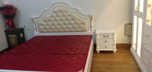 Giường ngủ phong cách hoàng gia giá xưởng