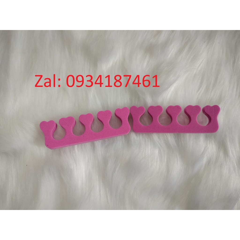 Mút xốp kẹp ngón chân đợi móng khô sơn