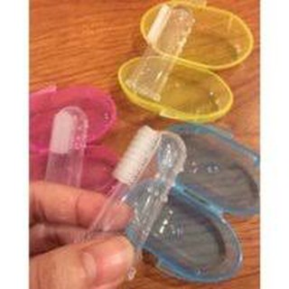 Dụng cụ đánh tưa lưỡi cho bé