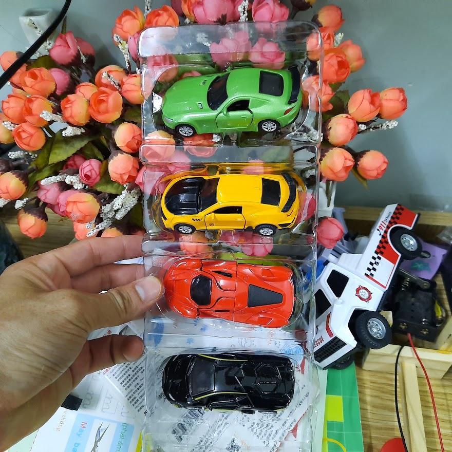 Bộ 4 xe ô tô die cast mini đồ chơi trẻ em bằng kim loại mở được cửa