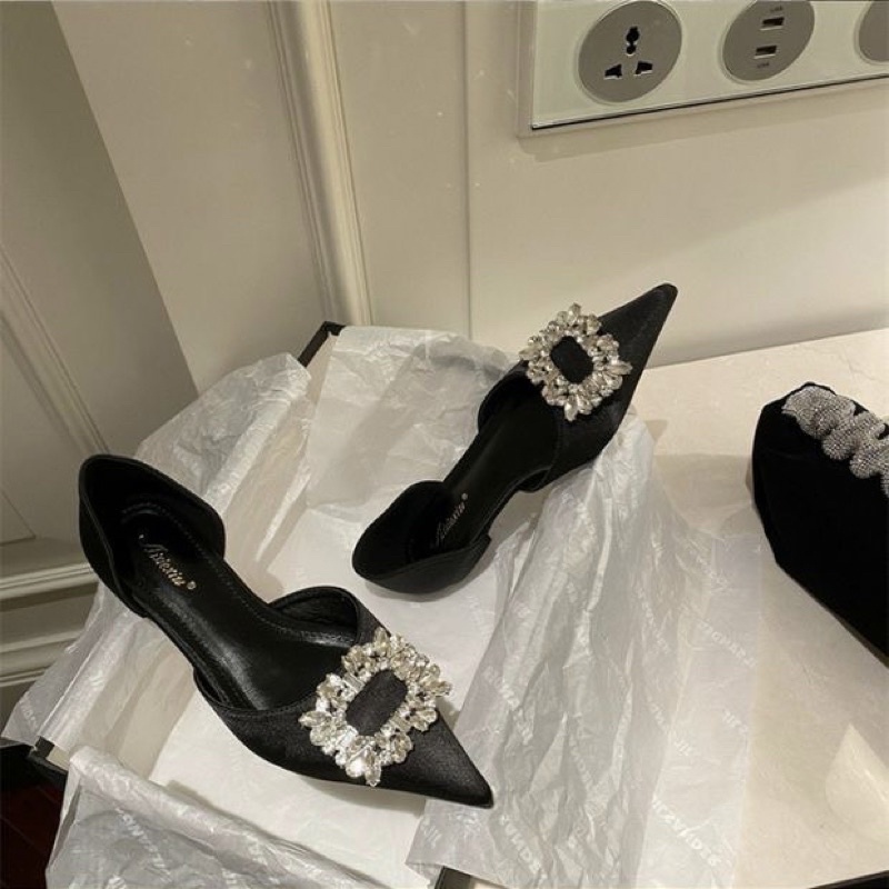 Giày bệt khoét đá vuông fullbox