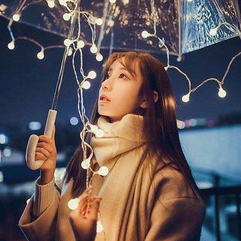Đèn led dây bi cherry trang trí phòng ngủ