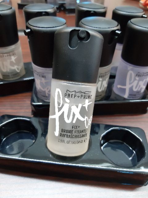 Khoáng xịt khóa nền #Mac | BigBuy360 - bigbuy360.vn